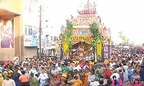 மீனாட்சியம்மன் கோவில் அஷ்டமி சப்பர திருவிழாவில் ஆயிரக்கணக்கான பக்தர்கள் சாமி தரிசனம்