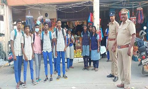 போதை பொருள் குறித்து மாணவ-மாணவிகளுக்கு விழிப்புணர்வு