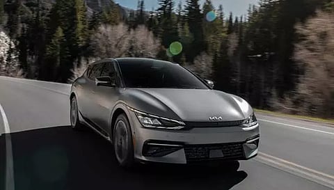 இந்தியாவில் 700 கிமீ ரேன்ஜ் வழங்கும் கியா எலெக்ட்ரிக் கார்