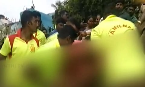 அடையாறு ஆற்றில் மூழ்கிய சிறுவன் 18 மணி நேர போராட்டத்திற்கு பிறகு சடலமாக மீட்பு