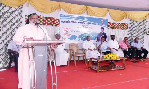 முகவர் தின விழாவில் மார்த்தாண்டம் மறைமாவட்ட ஆயர் வின்சென்ட் மார் பவுலோஸ் பேசியபோது எடுத்த படம் 
