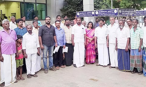 சாலையோர வியாபாரிகளுக்கு தள்ளுவண்டி வழங்கல்