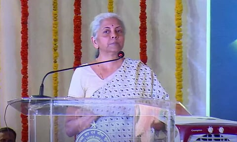 மத்திய நிதி மந்திரி நிர்மலா சீதாராமன்