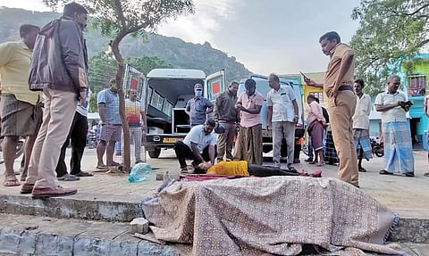 ஆரல்வாய்மொழி அருகே டிராவல்ஸ் உரிமையாளர் கள்ளக்காதலியுடன் தற்கொலை