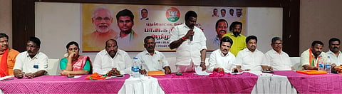 தி.மு.க.-அ.தி.மு.க.விற்கு இணையாக பலத்தை நிருபிக்க வேண்டும்-பா.ஜ.க. மாநில பொது செயலாளர் பேச்சு