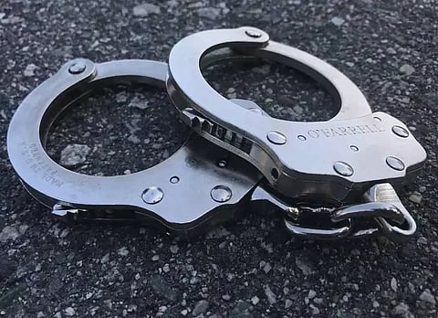 போலி லாட்டரி சீட்டு விற்பனை செய்த 2 பேர் கைது