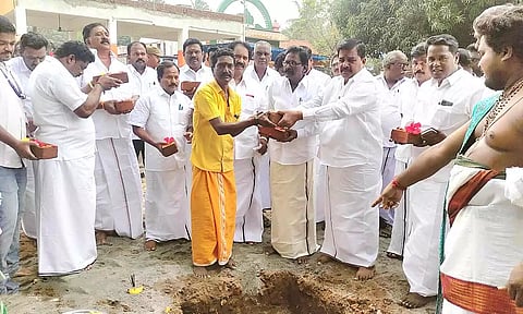 புதிய கட்டிடம் கட்ட பூமி பூஜை நடை பெற்றது.