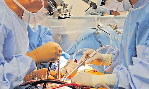 தமிழகத்தில் முதல்முறையாக 2 பெண்களுக்கு கர்ப்பப்பை மாற்று அறுவை சிகிச்சை