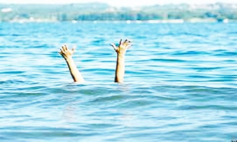 வாணியம்பாடி பாலாற்றில் நீரில் மூழ்கிய தொழிலாளி பிணமாக மீட்பு