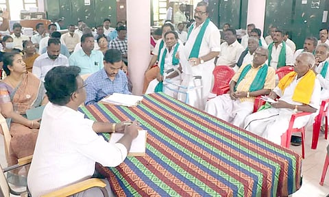 விவசாயிகள் குறைதீர்க்கும் கூட்டம் வருவாய் கோட்டாட்சியர் ரஞ்சித் தலைமையில் நடந்தது.