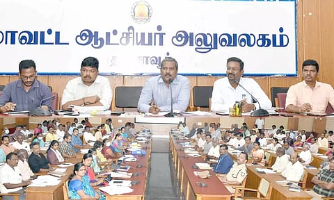 கூட்டத்தில் மாவட்ட கண்காணிப்பு அலுவலர் ஆனந்த் பேசினார். 