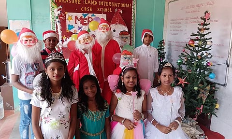 ட்ரஷர் ஐலண்ட் பள்ளியில் கிறிஸ்துமஸ் கொண்டாட்டம்