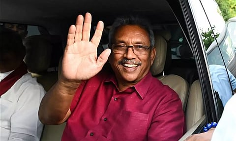 இலங்கை முன்னாள் அதிபர் கோத்தபய ராஜபக்சே குடும்பத்துடன் அமெரிக்கா சென்றார்