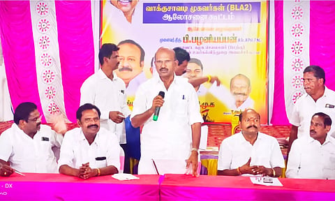 மேற்கு மாவட்ட செயலாளர் பழனியப்பன் பேசிய போது எடுத்த படம்.