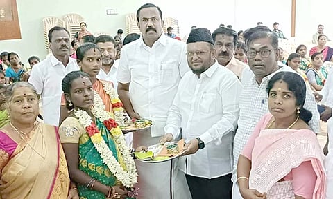 சமுதாய வளைகாப்பு விழா நடந்தது.