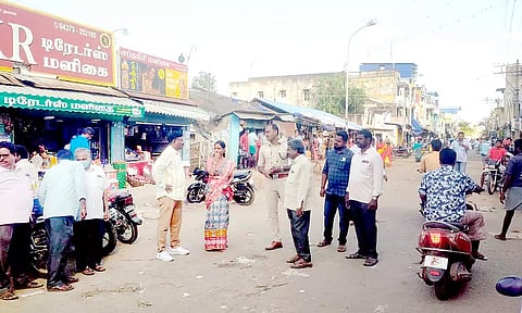 போக்குவரத்து ஆக்கிரமிப்புகள் அகற்றும் பணி நடந்தது.