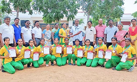 வெற்றி பெற்ற மாணவிகளை பள்ளி முதல்வர், ஆசிரியர்கள் பாராட்டினர்.