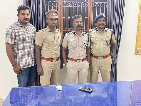 ஆன்லைன் வர்த்தகத்தில் முதலீடு செய்யும் ஆசையில் கொள்ளை