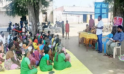 விழிப்புணர்வு நிகழ்ச்சி நடந்த காட்சி.