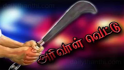 தாரமங்கலத்தில் நெசவு தொழிலாளிக்கு அரிவாள் வெட்டு