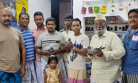 வெற்றி பெற்ற புறாக்களின் உரிமையாளர்களுக்கு பரிசுகள் வழங்கப்பட்டது.