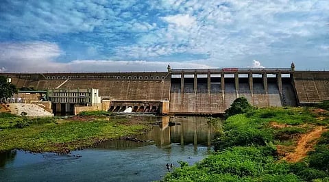 கீழ்பவானி வாய்க்காலுக்கு தண்ணீர் திறப்பு குறைப்பு