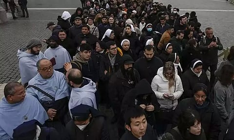 அஞ்சலி செலுத்திய பொதுமக்கள்