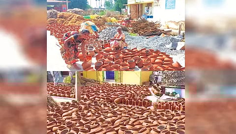 பொங்கல் பண்டிகைக்காக தயாராக உள்ள பானைகள்.