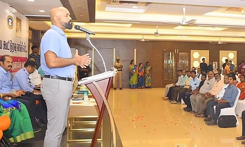 ெதாடக்க வேளாண்மை கூட்டுறவு கடன் சங்க செயலாளர்களுக்கான சிறப்பு திறனாய்வு கூட்டத்தில் கலெக்டர் ஜானிடாம் வர்கீஸ் பேசினார்.