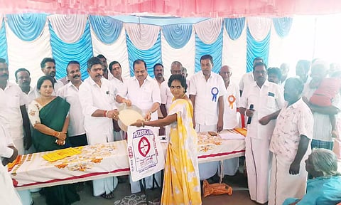 வெள்ளூர் குஜால்பேட்டையில் பகுதி நேர ரேஷன் கடை