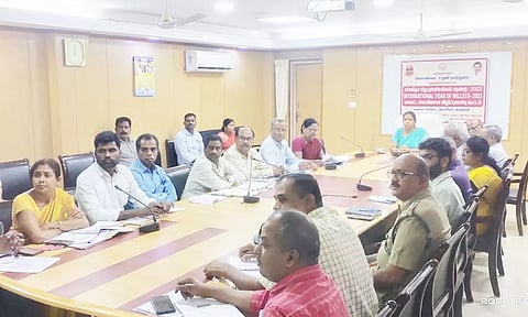 தருமபுரியில் மாவட்ட அளவிலான சிறுதானியங்கள் விழிப்புணர்வு கூட்டம் கலெக்டர் சாந்தி தலைமையில் நடைபெற்றது.