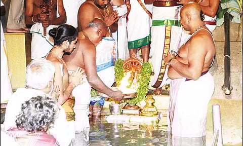 திருப்பதி ஏழுமலையான் கோவிலில் சக்கரத்தாழ்வார் தீர்த்தவாரி