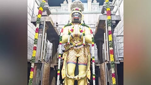 வெண்ணை காப்பு அலங்காரத்தில் நாமக்கல் ஆஞ்சநேயர் அருள்பாலித்த காட்சி.