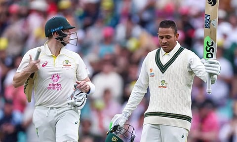 தென் ஆப்பிரிக்கா டெஸ்ட்: கவாஜா-ஸ்டீவ் சுமித் 'சதம்' அடித்தனர்
