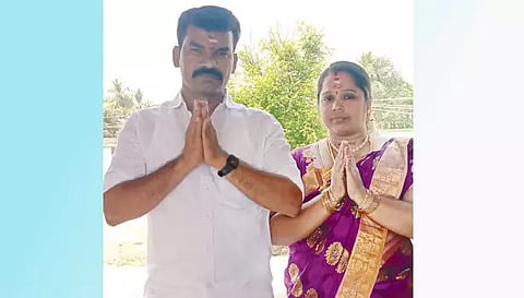 திண்டியூர் ஊராட்சி மன்ற தலைவர் லட்சுமி, சந்திரசேகர்.