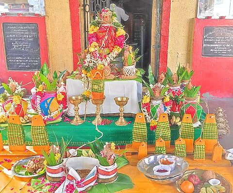 மூலவர் மற்றும் பரிவார தெய்வங்களுக்கு பாலாலயம் வழிபாடு செய்யப்பட்டது. 