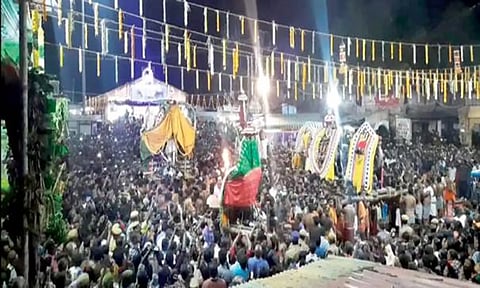 சுசீந்திரம் கோவிலில் இன்று நள்ளிரவு பக்தர்களின் கண்களை குளமாக்கும் சப்தாவர்ண காட்சி