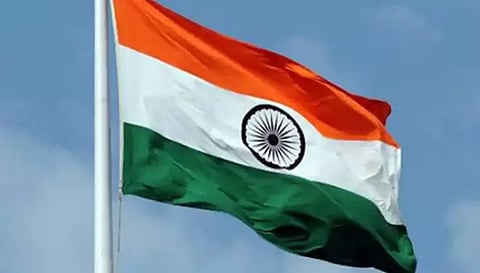 சென்னையில் 80 ஆயிரம் தேசிய கொடிகள் விற்பனை- தபால் நிலையங்களில் நாளையும் வாங்கலாம்