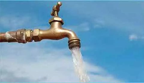 குடிநீர் உள்பட அடிப்படை வசதிகள் கேட்டு கிராம மக்கள் உண்ணாவிரதம்