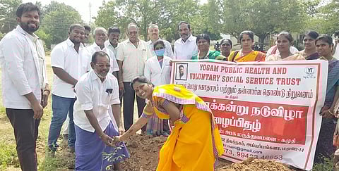 மரக்கன்றுகள் நடும் விழா