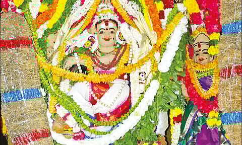 திருஉத்தரகோசமங்கையில் அபூர்வ மரகத நடராஜர் மீது மீண்டும் சந்தனம் பூசப்பட்டது