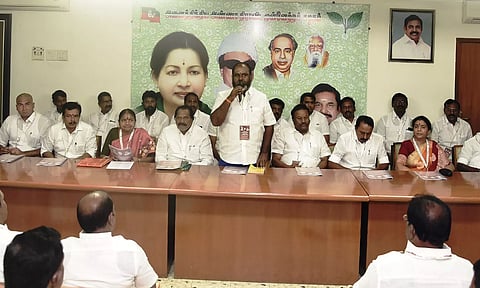 ஜெயலலிதா பிறந்தநாளில் 51 ஜோடிகளுக்கு இலவச திருமணம்- எடப்பாடி பழனிசாமி நடத்தி வைக்கிறார்