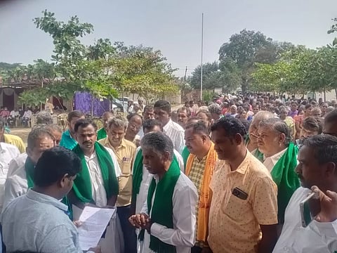 வீட்டுமனை பட்டா கோரி அன்னூர் தாலுகா அலுவலகத்தில் பொதுமக்கள் மனு