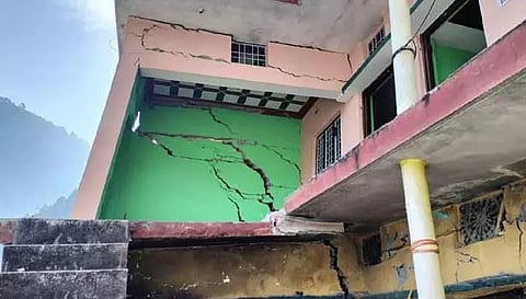 புதையும் நகரமான ஜோஷிமத்தை தொடர்ந்து உத்தரகாண்டில் மேலும் 5 இடங்களில் வீடுகளில் விரிசல்