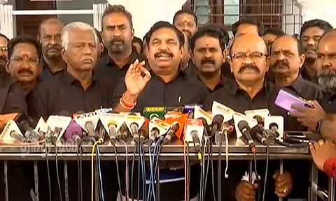 சட்டசபையில் இருந்து அதிமுக உறுப்பினர்கள் வெளிநடப்பு