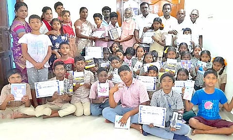 வெற்றி பெற்ற மாணவர்களுக்கு பரிசு வழங்கபட்டது.