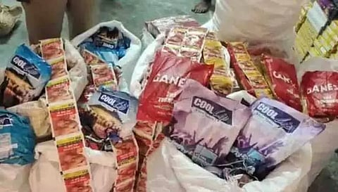 ரூ.2 லட்சம் புகையிலை பொருட்கள் பறிமுதல்