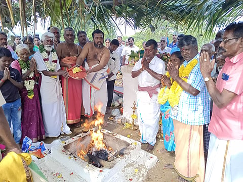 புதுப்பட்டி, கூழ் மாரியம்மன், கோவிலில் மண்டல பூஜை நிறைவு விழா 108 சங்காபிஷேக விழா நடந்த போது எடுத்த படம்.