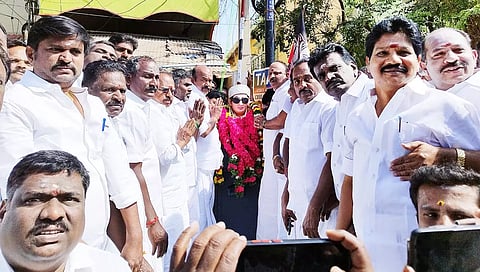 எம்.ஜி.ஆர். சிலைக்கு மாவட்ட செயலாளர் ராஜன்செல்லப்பா எம்.எல்.ஏ. தலைமையில் நிர்வாகிகள் மாலை அணிவித்தனர்.