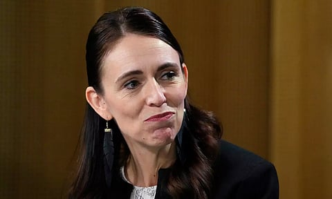 பதவி காலம் முடியும் முன்பே பதவியில் இருந்து விலகுவதாக அறிவித்த நியூசிலாந்து பெண் பிரதமர்